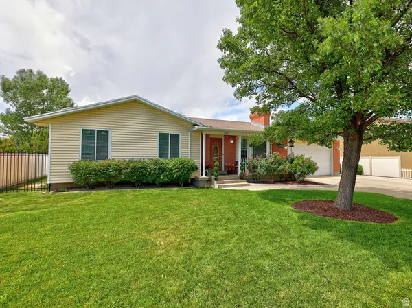 $699,900 | 10318 Silver Willow Drive, Sandy, UT 84070
