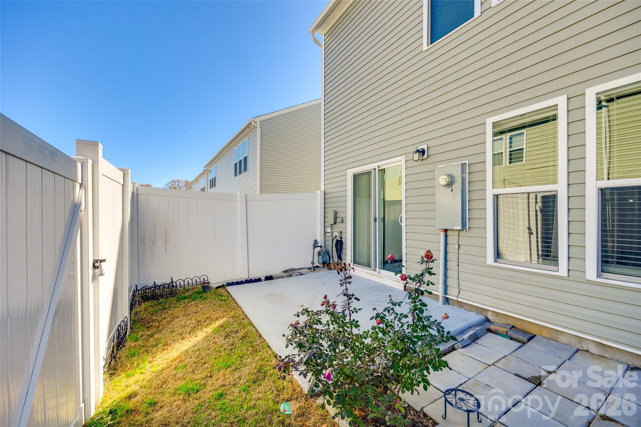 524 Hunters Dance Road Fort Mill, SC 29708 - Photo 33 of 34 a front view of a house with a yard