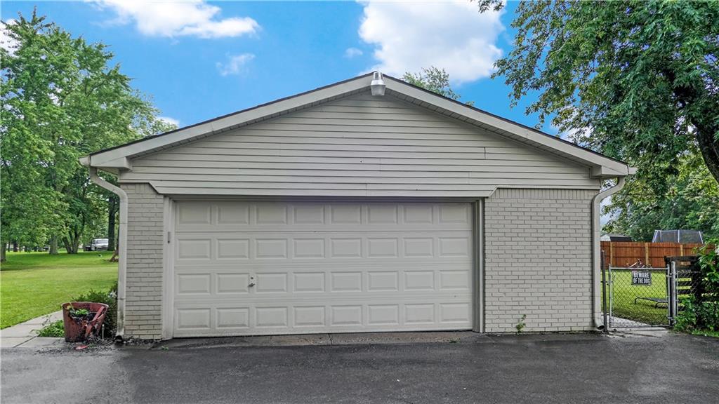 8645 Maze Road Indianapolis, IN 46259 - Photo 26 of 27 Gallery Image 26