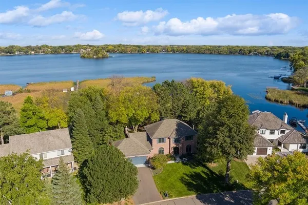 $925,000 | 12428 54th Avenue North, Plymouth, MN 55442
