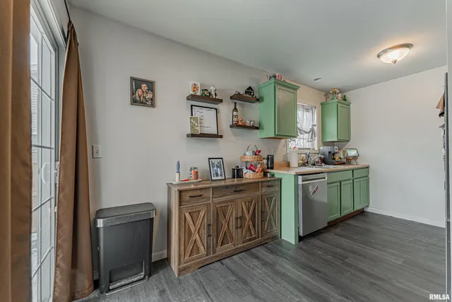 $239,000 | 2904 Breezewood Boulevard, Bloomington, IL 61704