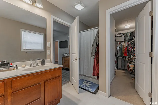 $239,000 | 2904 Breezewood Boulevard, Bloomington, IL 61704