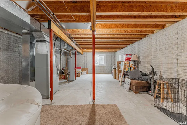 $239,000 | 2904 Breezewood Boulevard, Bloomington, IL 61704