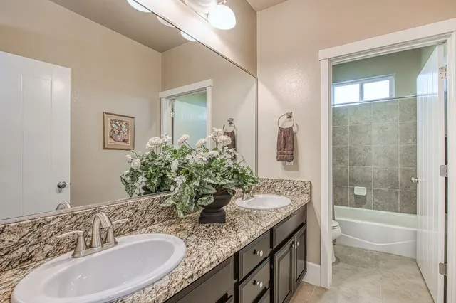 $798,000 | 1609 Piccadilly Lane, Clovis, CA 93619