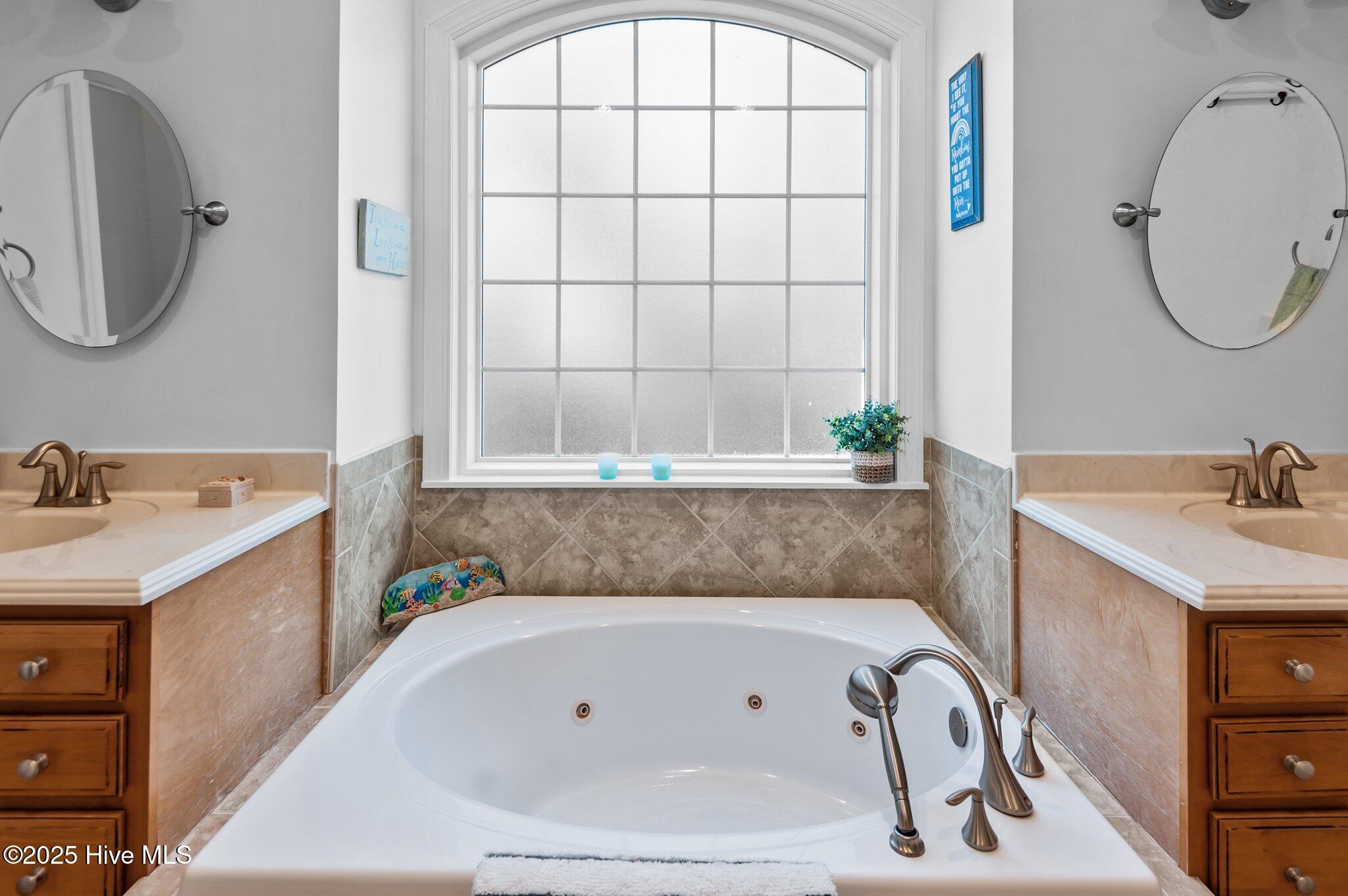 609 Long Point Road Chocowinity, NC 27817 - Photo 33 of 71 JETTED TUB IN MASTER BATHROOM