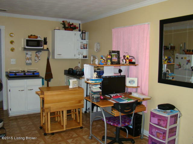 4411 Lambert Road Louisville, KY 40219 - Photo 32 of 54 DSC06258.JPG