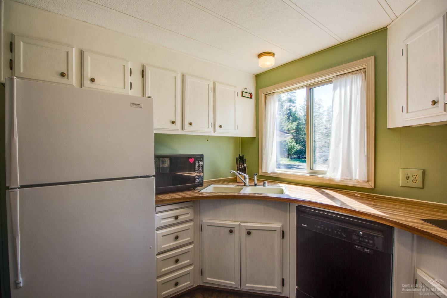 54876 Huntington Road Bend, OR 97707 - Photo 9 of 23 Additional Photo