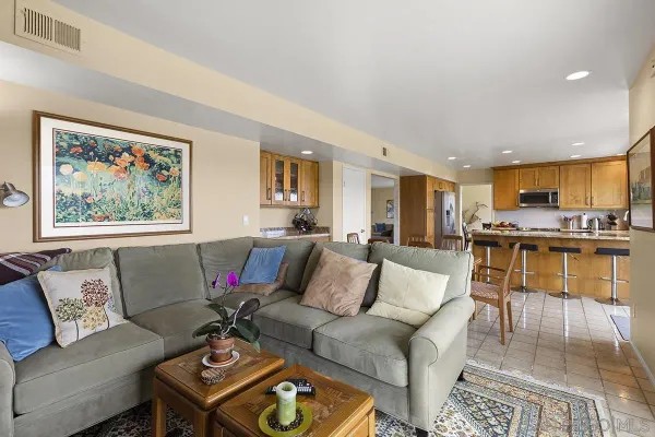 $6,750 | 1012 Santa Florencia, Solana Beach, CA 92075