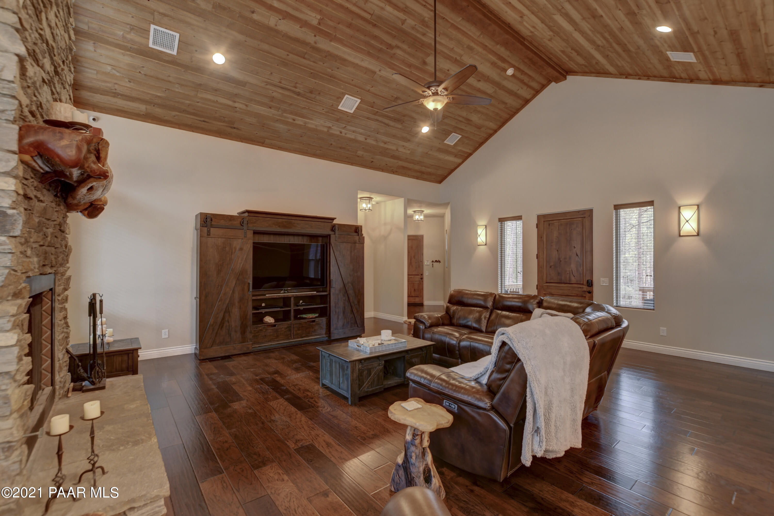 3295 East Walker Road Prescott, AZ 86303 - Photo 8 of 32 Living Room 4