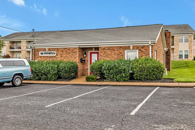 a view of a car garage of the house