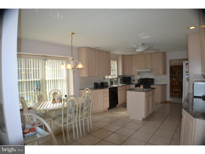 148 Oak Leaf Road Sicklerville, NJ 08081 - Photo 5 of 25 Kitchen