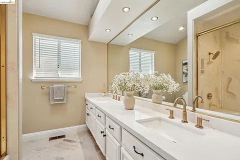 $949,000 | 5362 Saddleback Court, Richmond, CA 94803