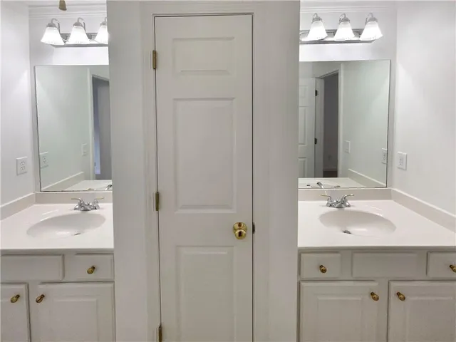 $900,000 | 1900 Chattahoochee Run Drive, Suwanee, GA 30024