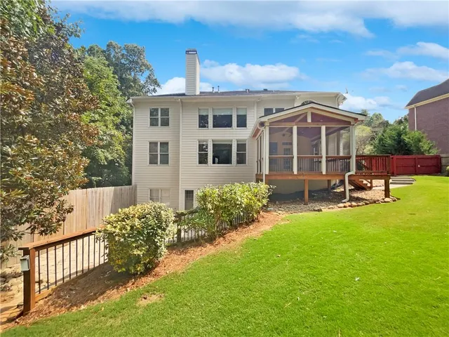 $900,000 | 1900 Chattahoochee Run Drive, Suwanee, GA 30024