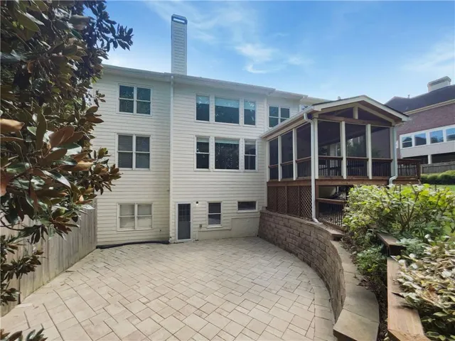 $900,000 | 1900 Chattahoochee Run Drive, Suwanee, GA 30024