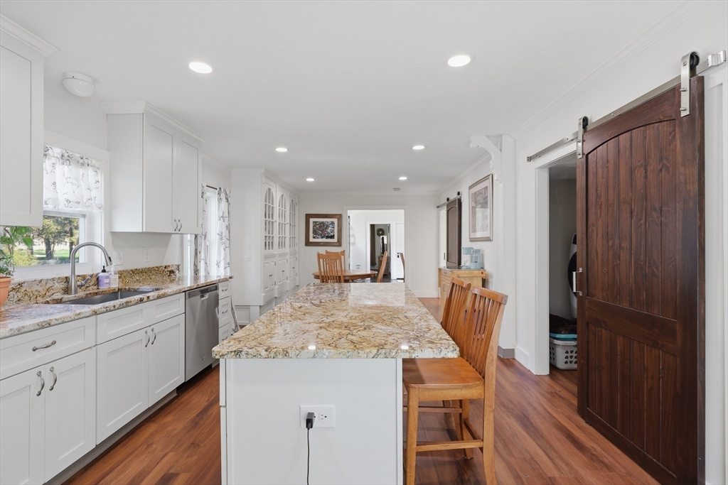 66 High Street Northbridge, MA 01588 - Photo 11 of 31