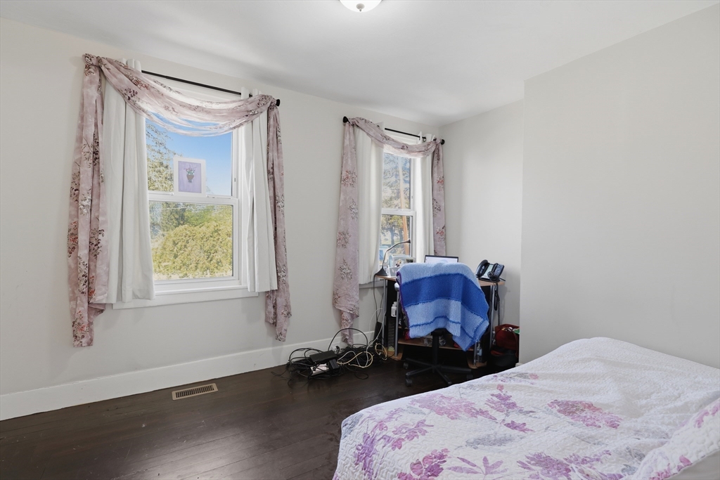 66 High Street Northbridge, MA 01588 - Photo 15 of 31