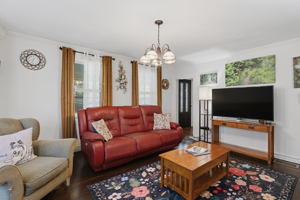 66 High Street Northbridge, MA 01588 - Photo 7 of 31