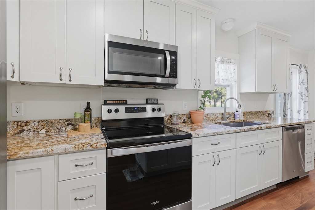 66 High Street Northbridge, MA 01588 - Photo 10 of 31