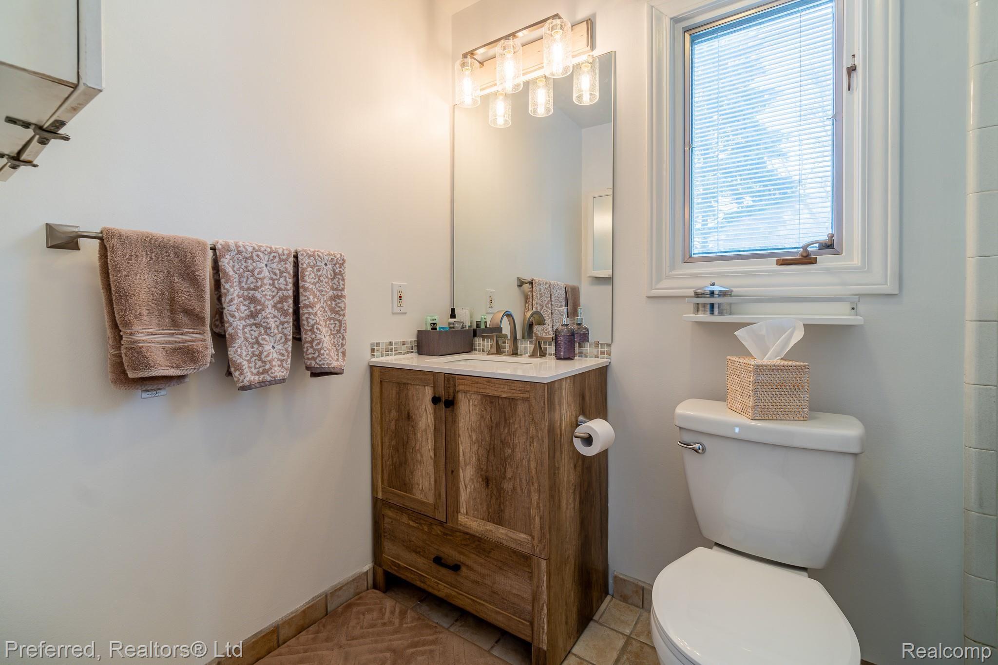 22514 Winfield Road Novi, MI 48375 - Photo 26 of 39 Winfield-27.jpg