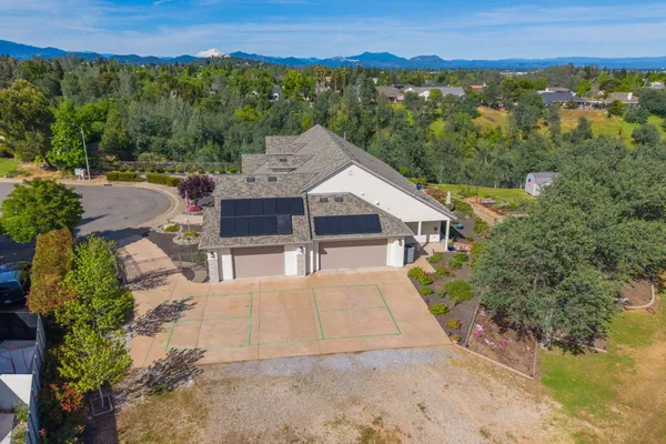 $1,275,000 | 2395 Dartmouth Drive, Redding, CA 96001