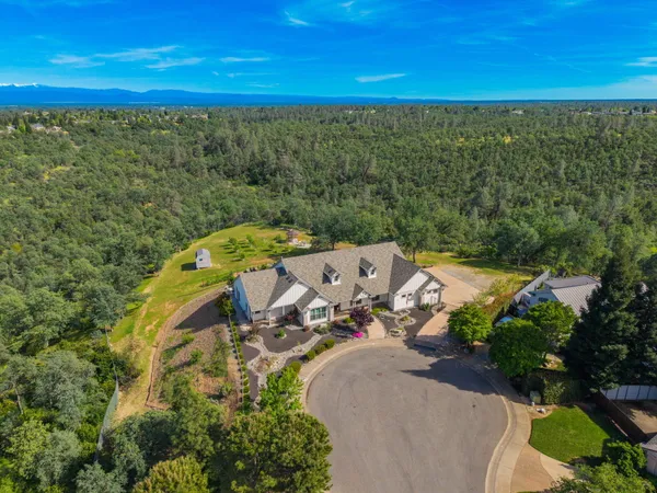 $1,275,000 | 2395 Dartmouth Drive, Redding, CA 96001