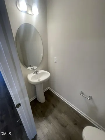 a view of utility room