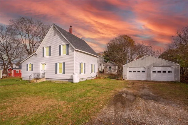 $325,000 | 9 Franklin Street, Rockland, ME 04841