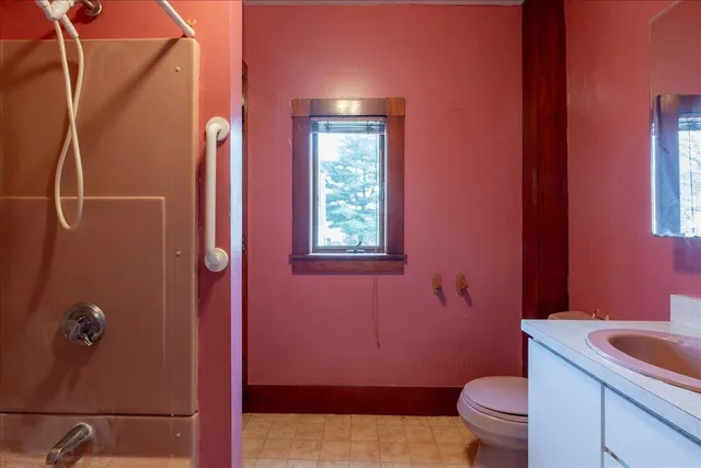 $325,000 | 9 Franklin Street, Rockland, ME 04841