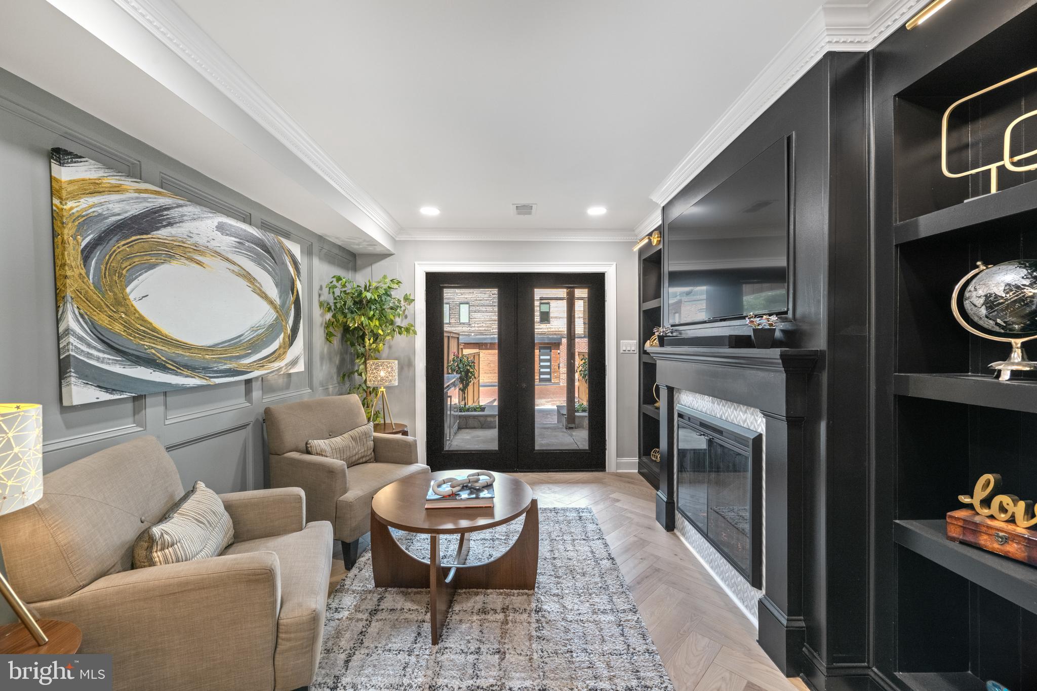 422 11th Street Southeast Washington, DC 20003 - Photo 17 of 51 Flows out to back yard