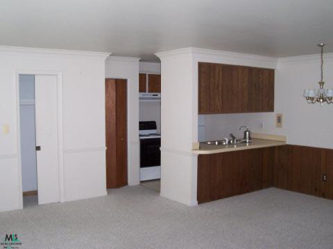 19313 East Thirteen Mile Road Roseville, MI 48066 - Photo 4 of 9 237141-3.JPG