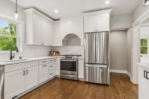 $629,000 | 209 Raymond Avenue, Barrington, IL 60010