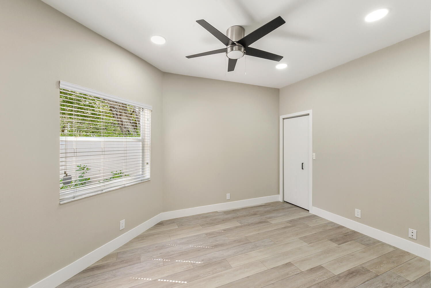 6608 Northwest 27th Avenue Boca Raton, FL 33496 - Photo 16 of 29 6608 NW 27th Ave Boca Raton FL-large-016