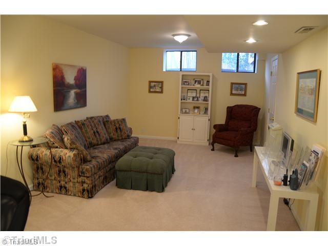 5205 Mountain View Road Winston-Salem, NC 27104 - Photo 15 of 16 Playroom.