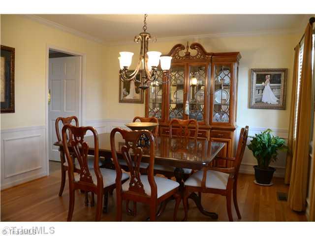5205 Mountain View Road Winston-Salem, NC 27104 - Photo 4 of 16 Dining Room.