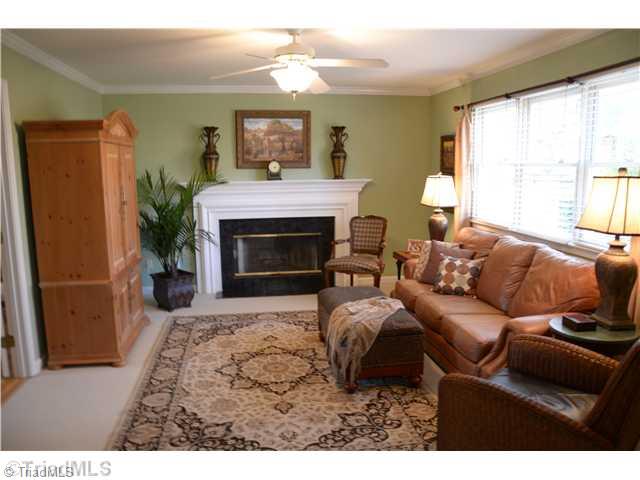 5205 Mountain View Road Winston-Salem, NC 27104 - Photo 5 of 16 Den/Family/Great Room.