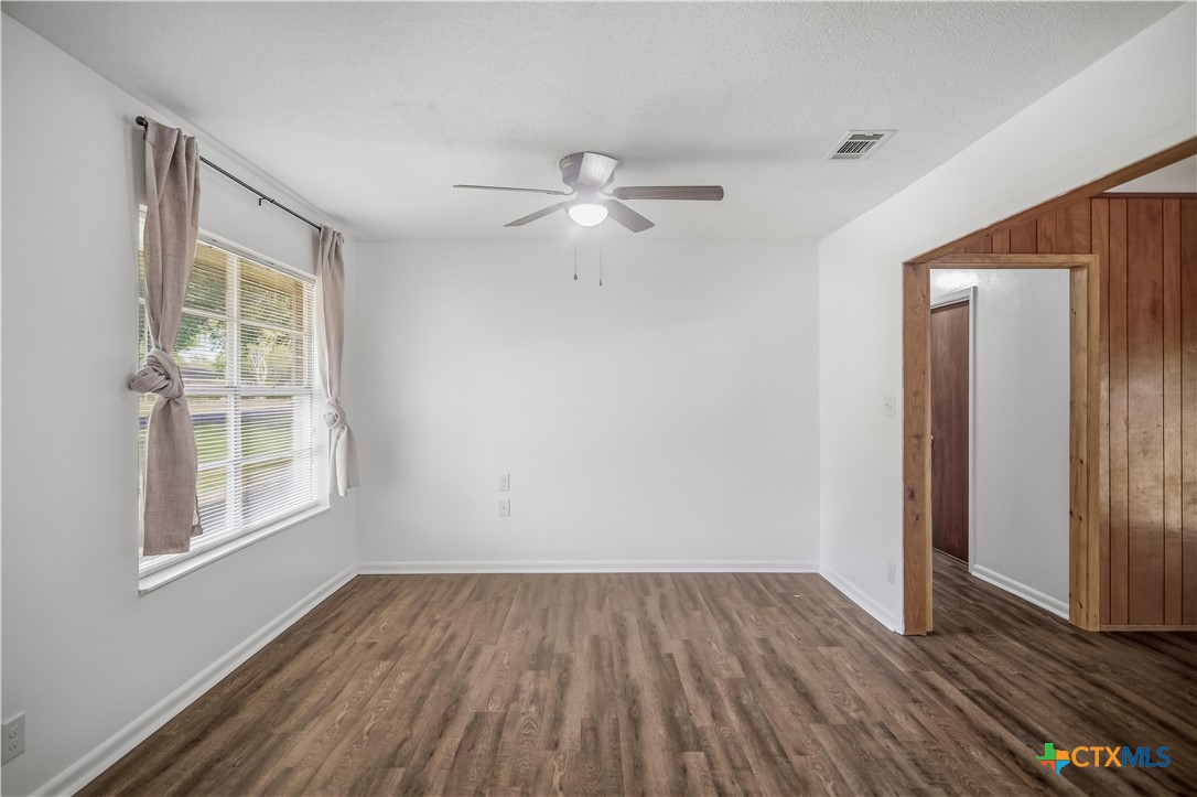 302 Brooks Road Victoria, TX 77904 - Photo 5 of 27 Gallery Image 5