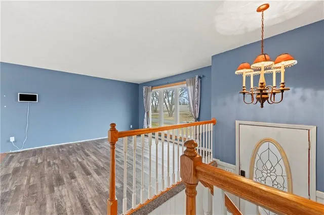 $250,000 | 332 Matthews Lane, Gower, MO 64454