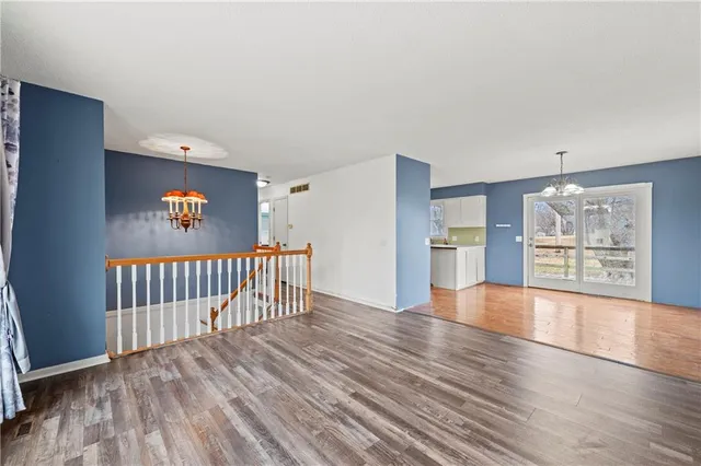 $250,000 | 332 Matthews Lane, Gower, MO 64454