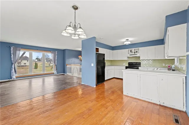 $250,000 | 332 Matthews Lane, Gower, MO 64454