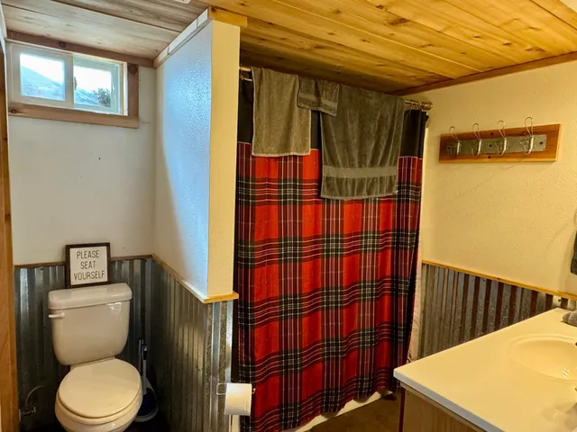 $249,900 | 704 South 12th Street, Olivia, MN 56277