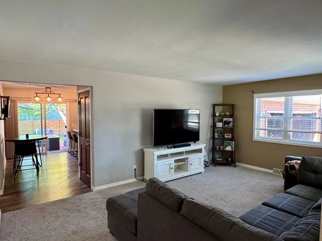 $249,900 | 704 South 12th Street, Olivia, MN 56277