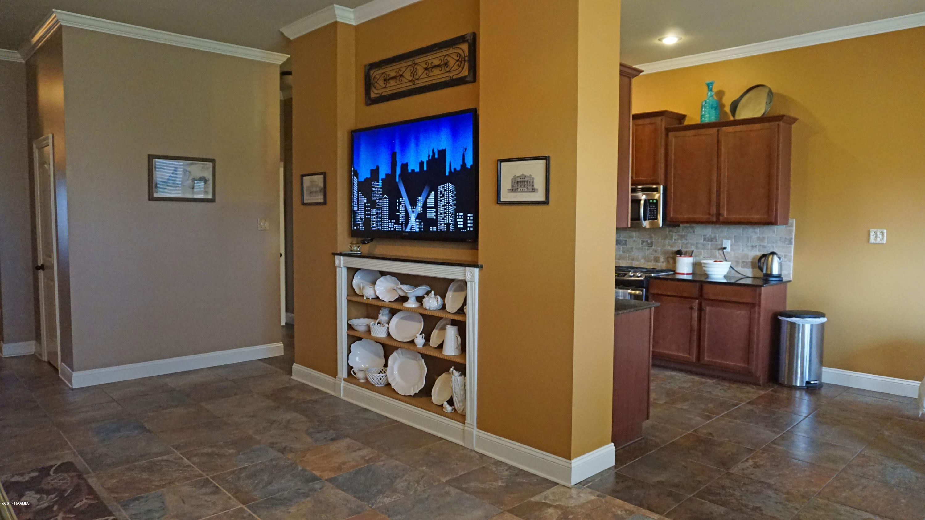 311 Still Waters Road Broussard, LA 70518 - Photo 11 of 29 Living room wall