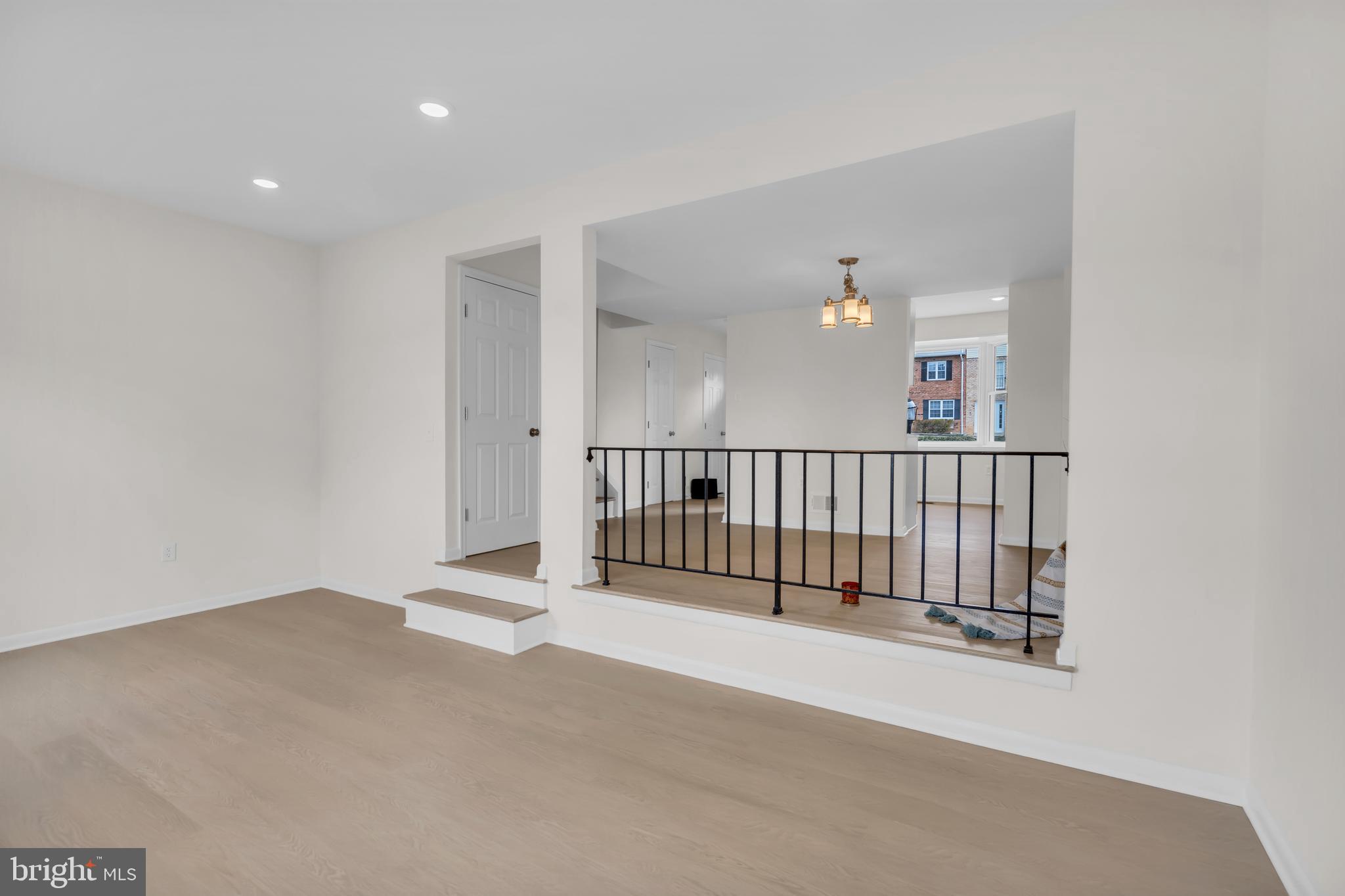 26 Timber Rock Road Gaithersburg, MD 20878 - Photo 11 of 35 Living Room