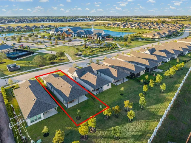 a view of a pathway both side of building