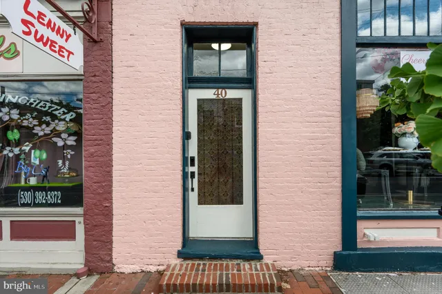$1,950 | 40 East Piccadilly Street, Unit 2, Winchester, VA 22601