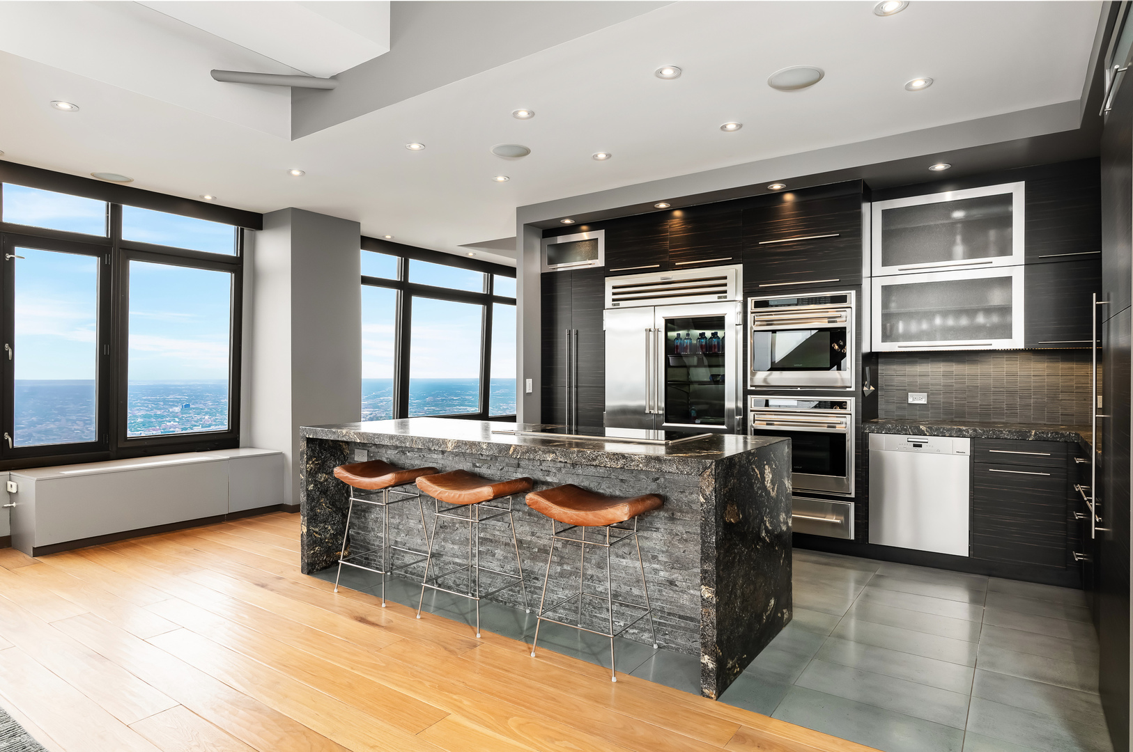 175 East Delaware Place, Unit 9210 Chicago, IL 60611 - Photo 14 of 66