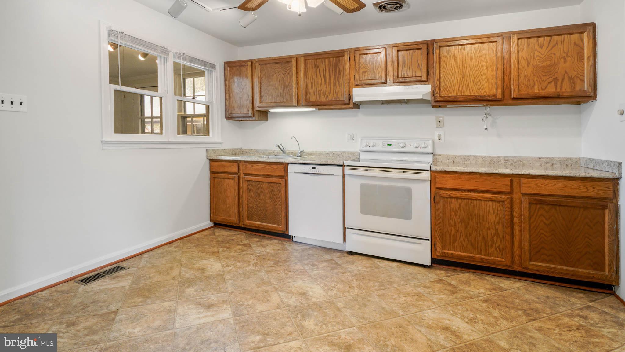 638 Londontown Road Edgewater, MD 21037 - Photo 10 of 51 Your kitchen has a brand new counter top & sink!