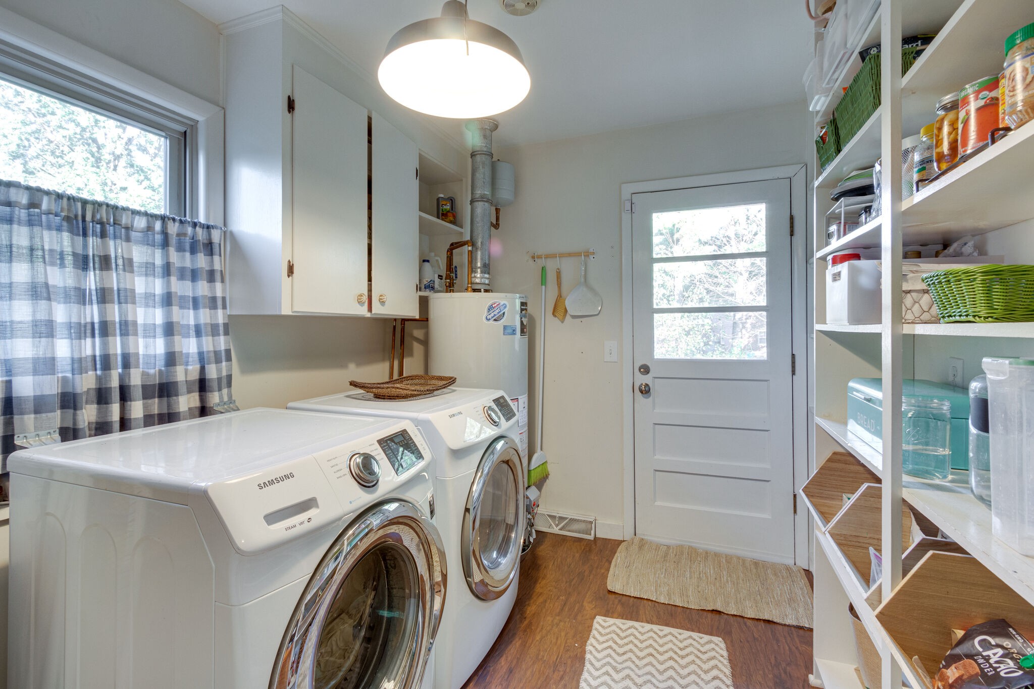 1202 Raleigh Court Murfreesboro, TN 37130 - Photo 14 of 34 a utility room with dryer and washer