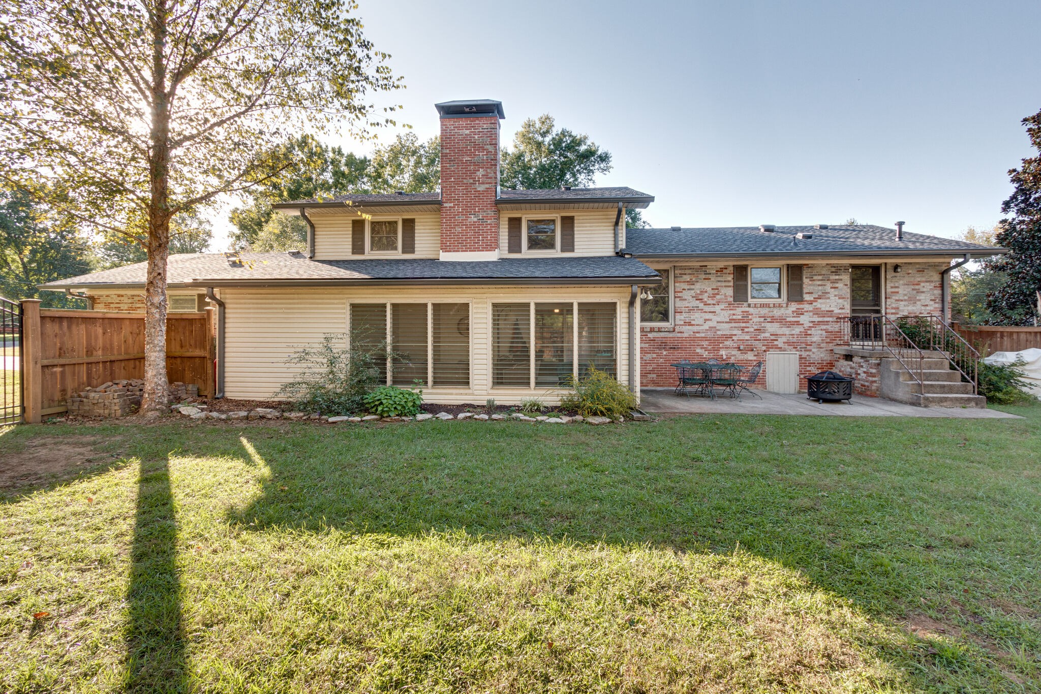 1202 Raleigh Court Murfreesboro, TN 37130 - Photo 31 of 34 a front view of a house with garden